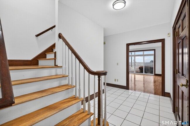 Building Photo - 82 Limewood Ave