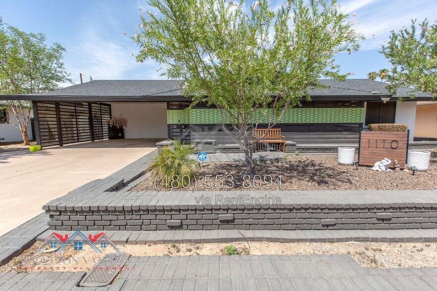 Building Photo - 1110 E Campus Dr
