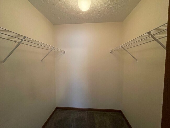 Building Photo - UPDATED 3 BR HOME IN PRIME WEST LAFAYETTE ...