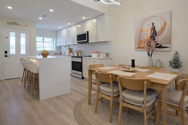 Building Photo - 769 Banks Rd