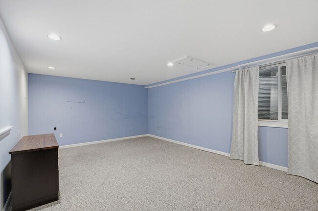Building Photo - 3265 Galaxy