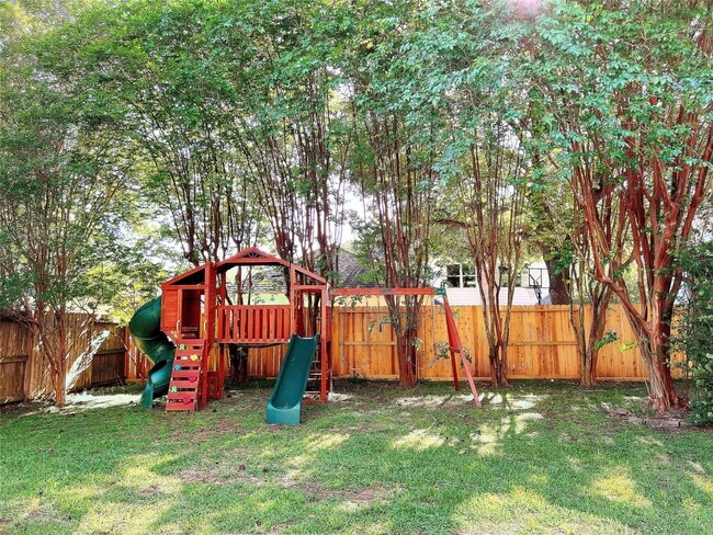 Building Photo - 4007 N Beechwood Ct