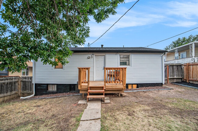 Building Photo - 720 W Washington St