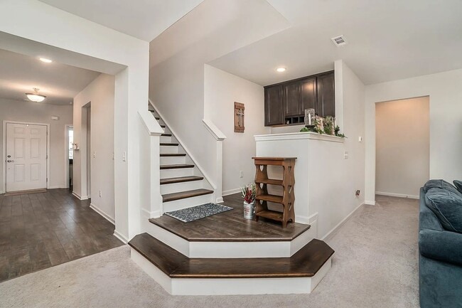 Building Photo - Beautiful 5-Bedroom Home in Brixworth Neighborhood with 2 Community Swimming Pools & Walking Trails