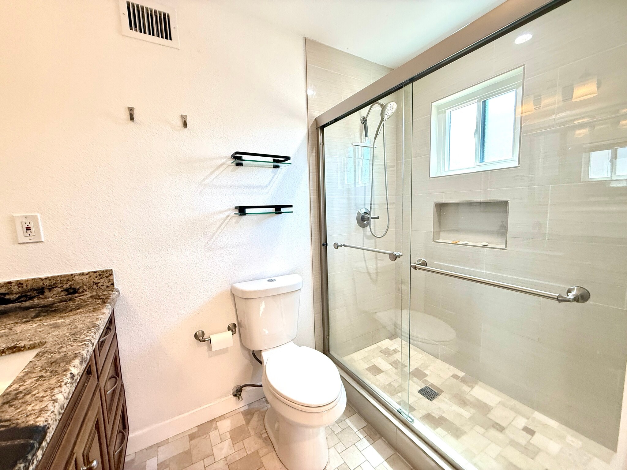 Primary Walk-In Shower - 2816 E Laurel Ln