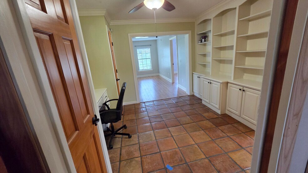 Building Photo - 13700 SE 54th Ct