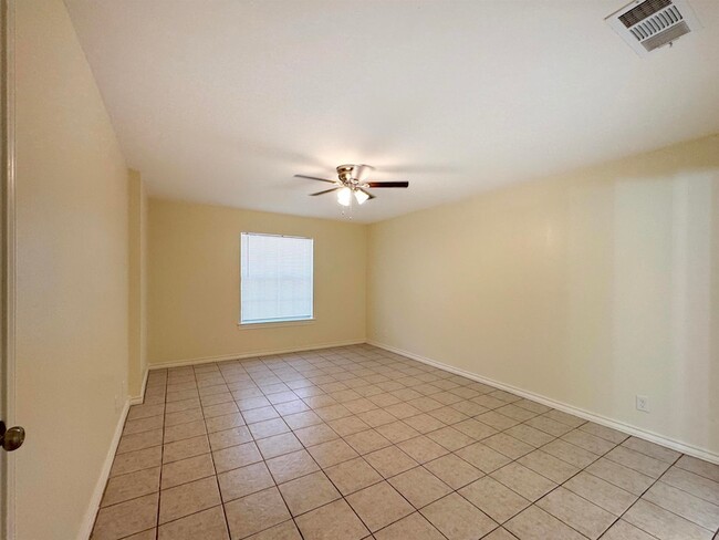 Building Photo - 304 Anthony Ln