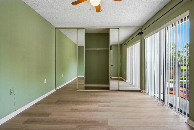 Building Photo - 622 6th Way