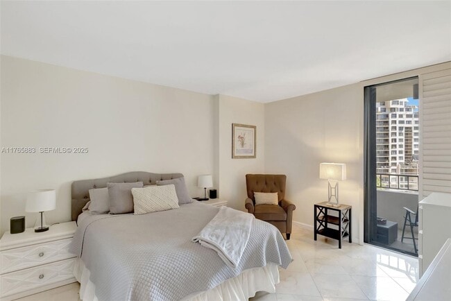 Building Photo - 520 Brickell Key Dr