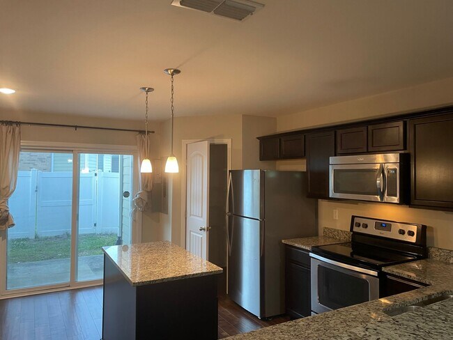 Building Photo - Beautiful Goodlettsville Condo Rental – 2 Bed, 2.5 Bath