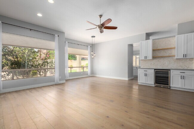 Building Photo - Arabian Views 4 bed 2 bath with pool