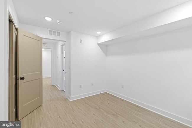 Building Photo - 4021 Brown St