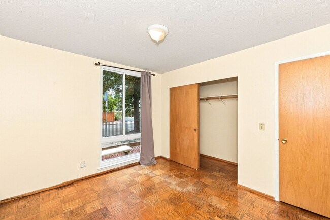 Building Photo - 2727 McGee Ave