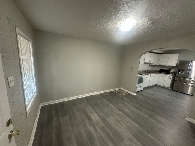 Building Photo - 642 Congress Ave