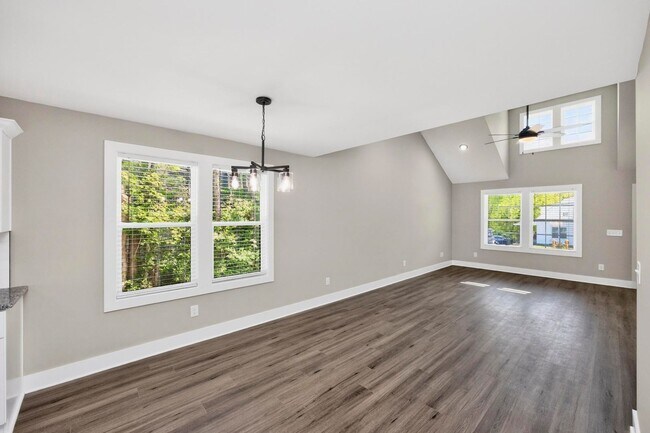 Building Photo - 206 Ross Ave