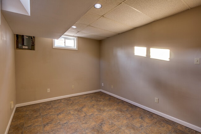 Building Photo - 2830 Flintwood Dr
