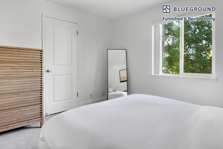 Building Photo - 590 Mill Creek Ln