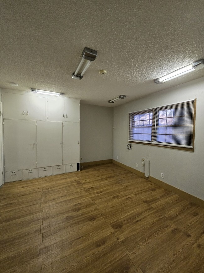 Building Photo - 714 S Fabrique Dr