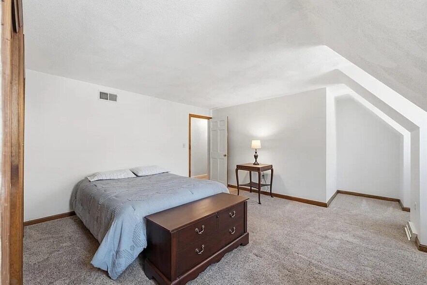 Building Photo - 506 Wellman Ave