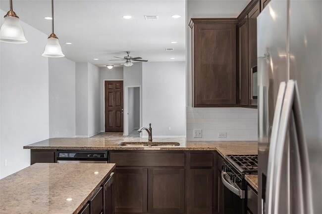 Building Photo - 925 Centerra Hills Cir