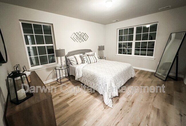Building Photo - 996 Woodview Ct