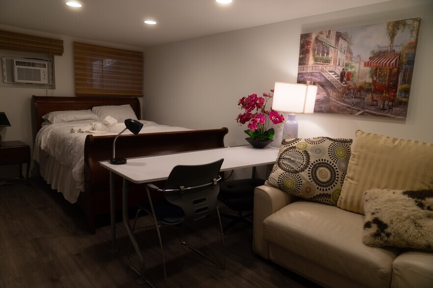 Building Photo - 720 Fairmont St NW