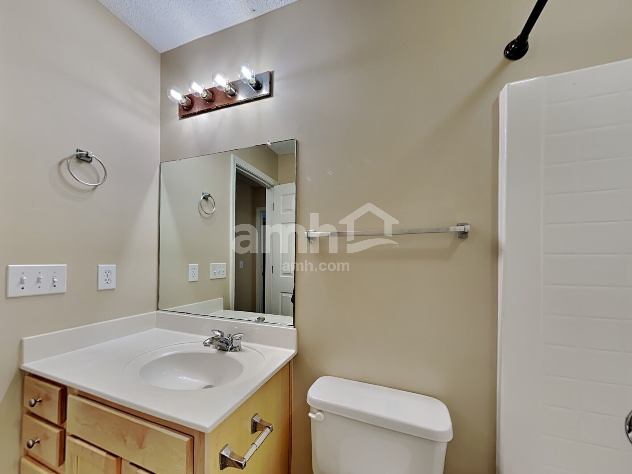 Building Photo - 235 Emerald Isle Dr