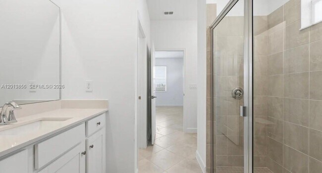 Building Photo - 20511 Hazelnut Ct S