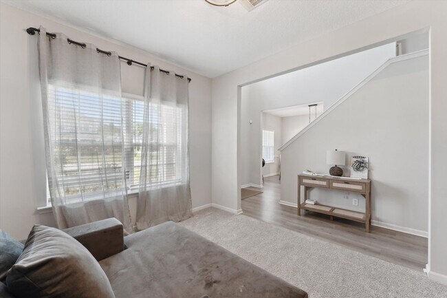 Building Photo - AVAILABLE OCTOBER 2025 [PET FRIENDLY]