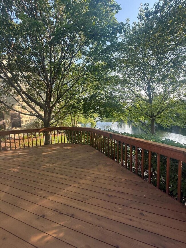 Building Photo - 2286 Brookside Ln