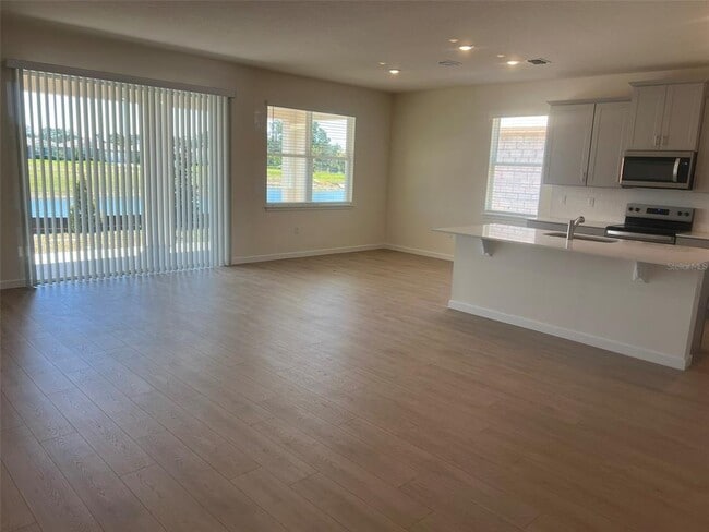 Building Photo - 318 Bracer Wy