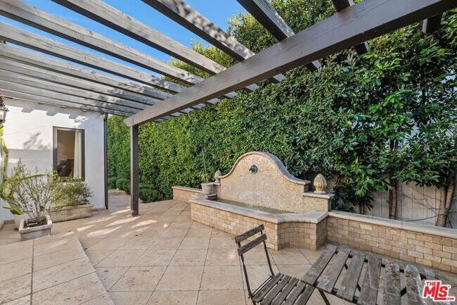 Building Photo - 514 Walden Dr