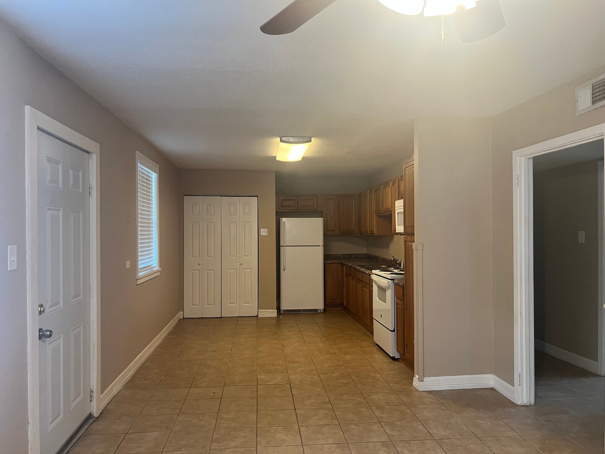 Building Photo - 2110 Willow St