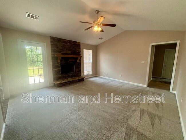 Building Photo - 636 Bridgton Dr
