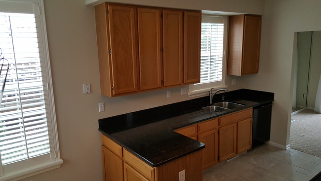 Building Photo - 7179 W Cross Creek Trail