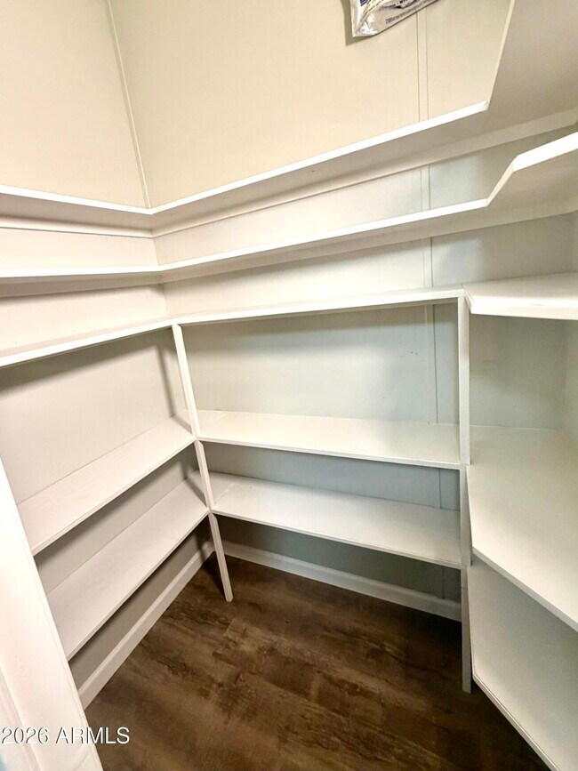 Building Photo - 5333 S Santa Claus Ave