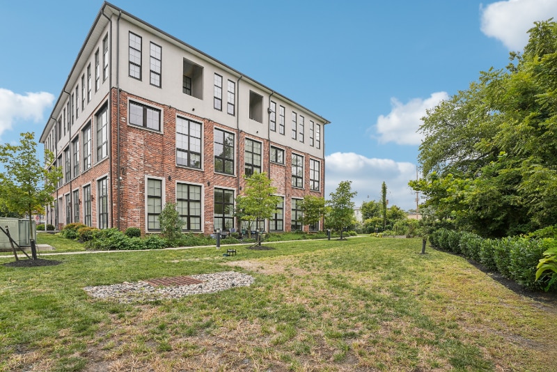 Building Photo - 73 Washington St