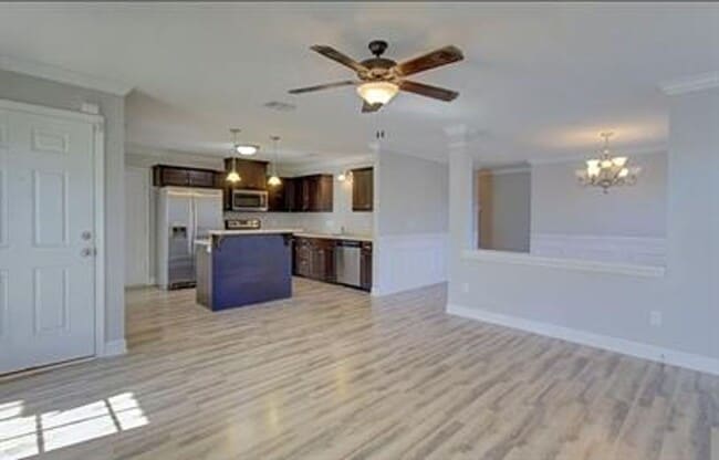 Building Photo - RATE DROP ALERT! (was $1980/month)