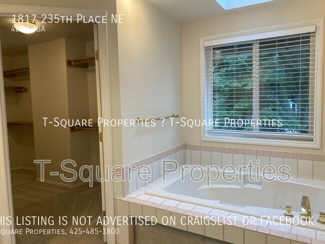 Building Photo - 1817 235th Pl NE