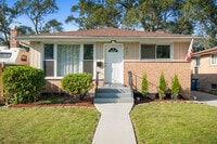 Building Photo - 251 Hickory St