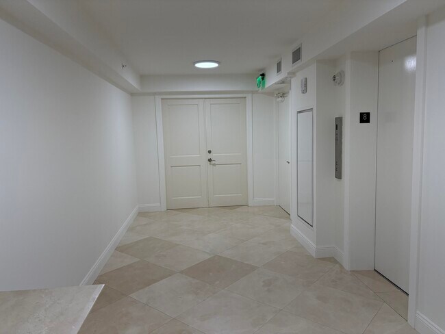 Building Photo - 3000 S Ocean Blvd