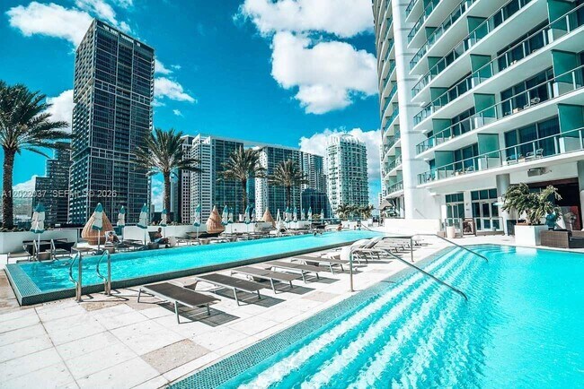 Building Photo - 200 Biscayne Blvd Way