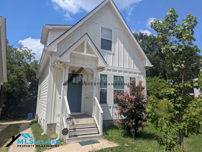 Building Photo - 702 Colfax St