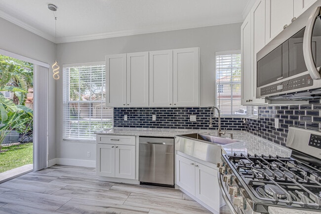 Building Photo - 146 Monterey Pointe Dr