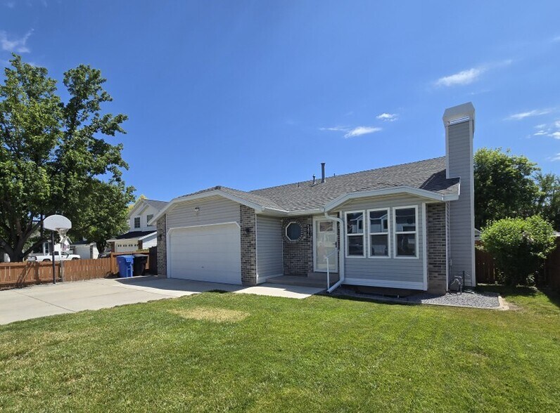 Building Photo - 5475 1360 W