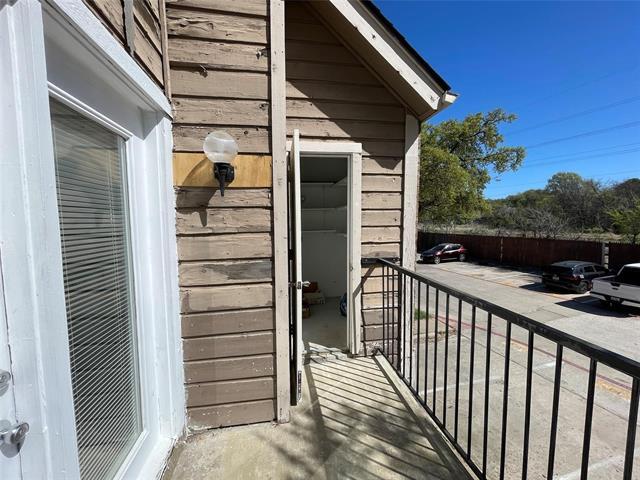 Building Photo - 9811 Walnut St