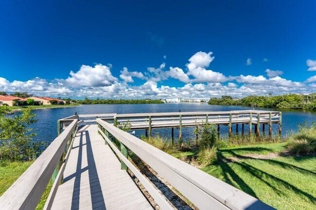 Building Photo - 2001 Bal Harbor Blvd