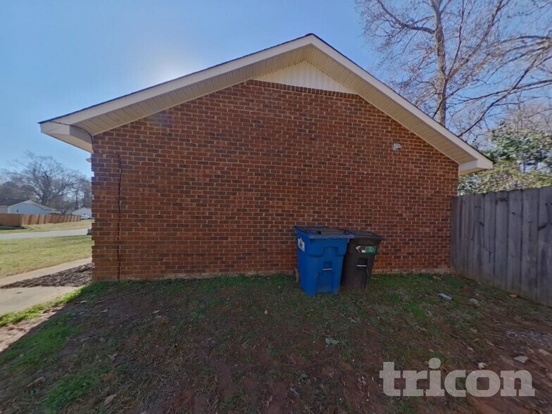 Building Photo - 1113 Capps Hollow Dr