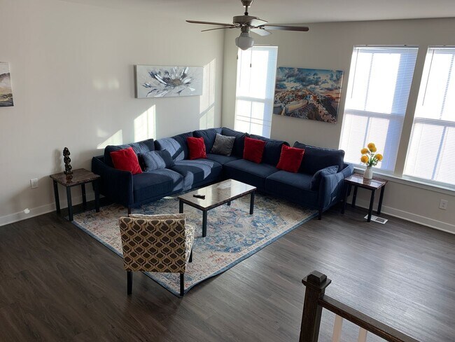 Building Photo - AUGUST SPECIAL!!! 4-bedroom, 3.5-bath town...