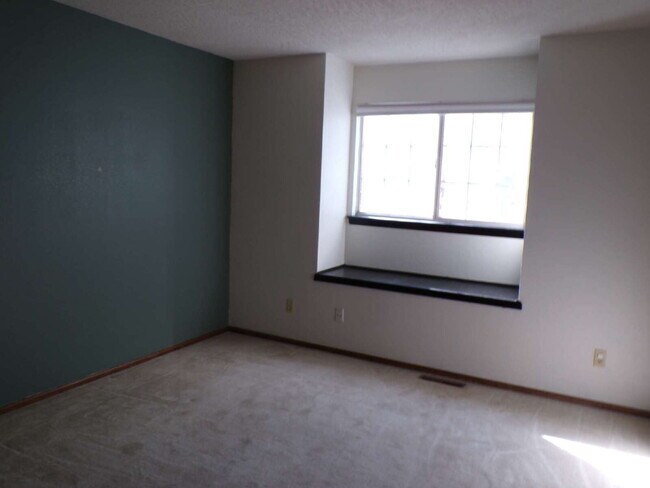 Building Photo - Four Lakes - Centennial - 3 Bedroom - 3 Ba...